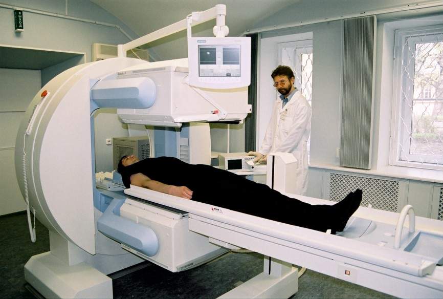 Современный аппарат для проведения томографии