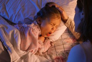 Что делать, если ребенка мучают приступы кашля?