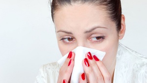 Нос закладывает, когда человек заболевает ОРВИ или гриппом
